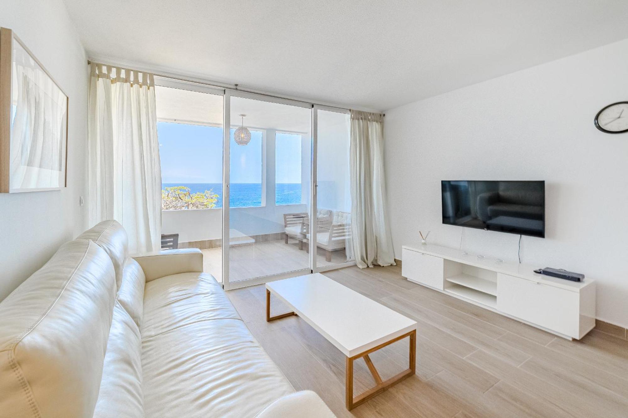 Ocean Breeze Apartment